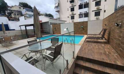 Freguesia. Cobertura Triplex, Salão, 3 Suítes, 2 Vagas e Vista do Maciço da Tijuca.