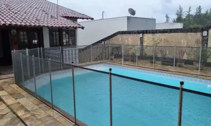 Anil - jacarepaguá. bosque dos esquilos. casa dúplex com 6 quartos e 6 vagas.