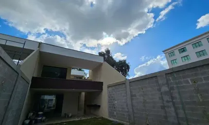 Freguesia - Jacarepaguá. Casa de Condomínio com 5 Quartos, Sendo 4 Suítes e 2 Vagas.