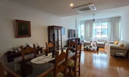 Copacabana. Apartamento para Venda com Salão, 4 Quartos, Sendo 1 Suíte e 1 Vaga de Garagem.