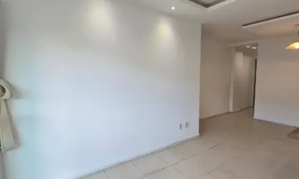 Freguesia. Apartamento pava Venda com Salão, 3 Quartos, Sendo 1 Suíte e 1 Vaga de Garagem.
