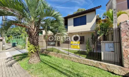 Casa com 4 quartos à venda na Vila Nova, Araucária , 307 m2 por R$ 950.000