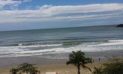 Oportunidade - imóvel frente mar, enorme, pronto para morar, com 4 suítes e linda vista para o mar.