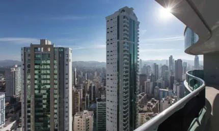 APARTAMENTO COM 3 SUÍTES, ANDAR ALTO - ACEITA PROPOSTAS