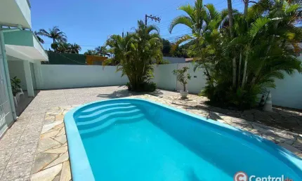 Casa com 4 dormitórios à venda por R$ 2.500.000,00 - Centro - Balneário Camboriú/SC