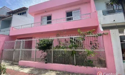 02 casas de 143m² à venda na rua 2700 -  Cada casa com 03 quartos, sendo 1 suíte e 02 vagas de garagem.
