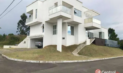 Casa à venda com 4 suítes e 4 vagas de garagens por R$ 3.000.000,00 - Camboriú/SC
