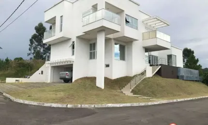 Casa à venda com 4 suítes e 4 vagas de garagens por r$ 3.000.000,00 - camboriú/s