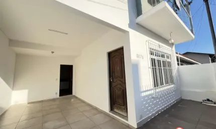 Casa de 160 m² à locação – 3 quartos, suíte e rua reta ao mar r$6.500,00/mês