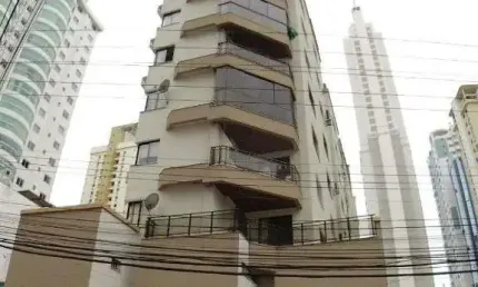 Amplo apto para temporada com 5 dormitórios na quadra do mar - centro - balneári