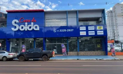 Ampla propriedade comercial com grande potencial de negócio