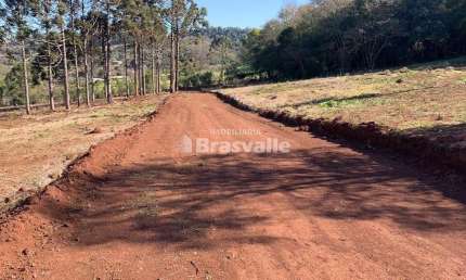 Terreno próximo a chácara do Sr. Alfredo com energia trifásica