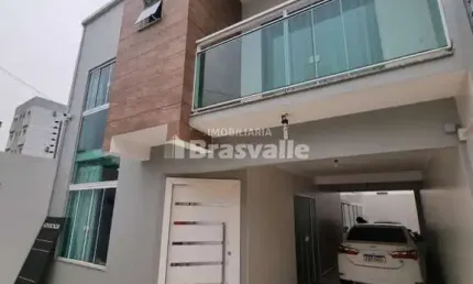 Casa com Localização Privilegiada e Excelentes Comodidades
