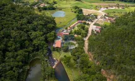 SÍTIO ALTO PADRÃO RICO EM ÁGUA PARA VOCÊ DESCANSAR E RECEBER OS AMIGOS