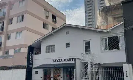 Casa para venda no bairro Centro em Balneário Camboriú