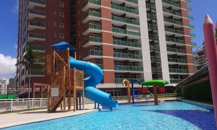 Apartamento Nascente, Novo, próximo ao Shopping Rio Mar, c/ Sala, Varanda, 03 quartos (02 suites), Cozinha, Piso no Porcelanato,  02 Vagas, Condominio c/ Portaria 24 horas e Lazer Completo.