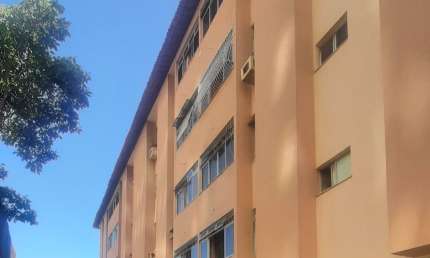 Apartamento próximo ao Shopping Rio Mar, Bém conservado, c/ Sala, 03 quartos (01Suite), Cozinha, Armários, Dep. de Empregada e 01 Vaga.