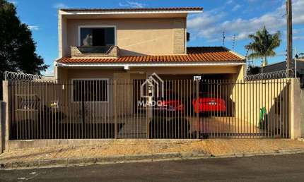 Sobrado com 3 quartos, 170 m², à venda por R$ 680.000 - Nova Rússia