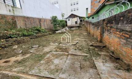 Terreno comercial à venda no centro de Ponta Grossa.