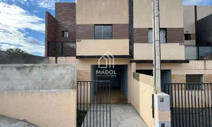 Sobrado com 2 Quartos e 3 banheiros à Venda, por R$ 280.000