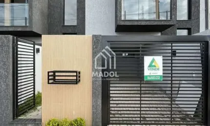 Sobrado à Venda no Jardim Carvalhoo, com 3 quartos, 2 vagas e 124m² - R$ 540.000