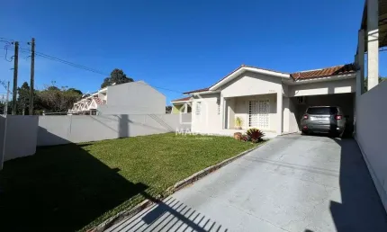 Casa a venda no jardim gianna, com terreno de 528m2 e edícula com churrasqueira