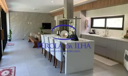 Em busca de um lar perfeito em meio a natureza e com total privacidade? Então você acaba de encontrar a casa dos seus sonhos!