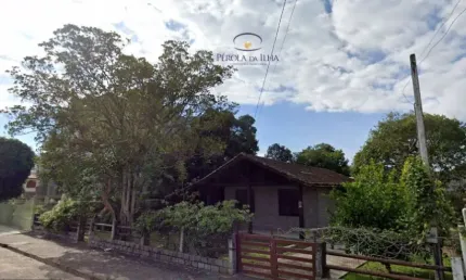 Oportunidade única em Canasvieiras! Terreno com 614,70 m², medidas ideais para construir o empreendimento dos seus sonhos.