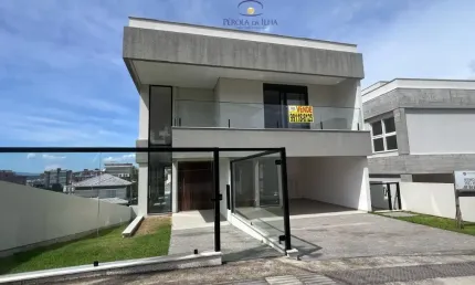Venha conhecer essa incrível casa no bairro Pedra Branca, em Palhoça, Santa Catarina. Com 296,00 m2 de área, essa casa conta com 3 quartos, 3 suítes, 4 banheiros e 4 vagas de garagem.