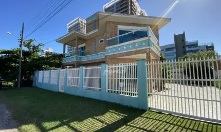 Casa com 3 quartos para alugar no Itacolomi, Balneário Piçarras , 209 m2 por R$ 10.500