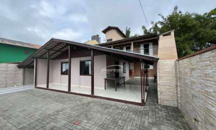 Casa com 5 quartos à venda no Centro, Penha , 257 m2 por R$ 1.300.000