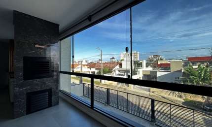 Apartamento com 3 quartos para alugar no Itacolomi, Balneário Piçarras , 87 m2 por R$ 3.000