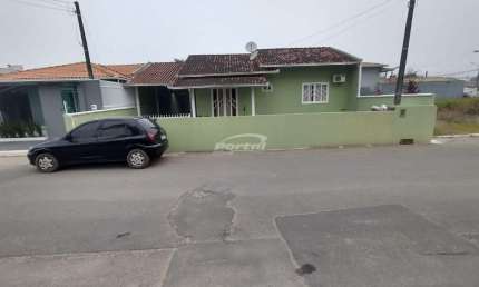 Casa com 3 quartos à venda no Santo Antônio, Balneário Piçarras , 140 m2 por R$ 700.000