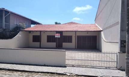 Casa com 3 quartos à venda no Armação, Penha  por R$ 950.000