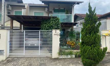 Casa com 3 quartos à venda no Velha, Blumenau , 118 m2 por R$ 850.000