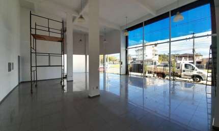 Sala comercial com 3 salas para alugar em Sete de Setembro, Gaspar , 235 m2 por R$ 8.000