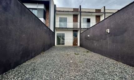 Casa com 2 quartos para alugar no Itacolomi, Balneário Piçarras , 71 m2 por R$ 2.250