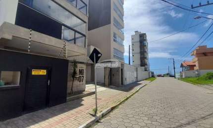 Apartamento com 2 quartos para alugar no Itacolomi, Balneário Piçarras , 102 m2 por R$ 3.400