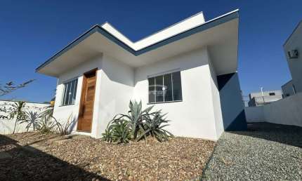 Casa com 2 quartos para alugar no Itacolomi, Balneário Piçarras , 75 m2 por R$ 3.350