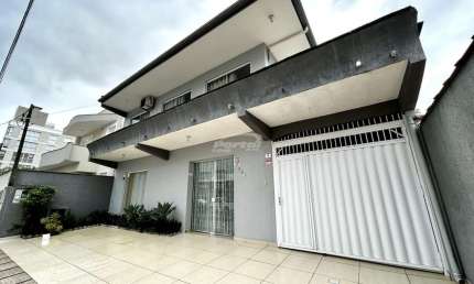 Casa comercial com 2 salas para alugar no Itacolomi, Balneário Piçarras , 310 m2 por R$ 6.500