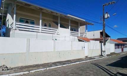 Casa com 4 quartos para alugar no Centro, Balneário Piçarras , 200 m2 por R$ 6.200