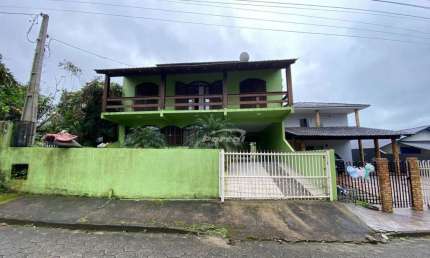 Casa comercial com 1 sala para alugar no Itacolomi, Balneário Piçarras , 231 m2 por R$ 5.000