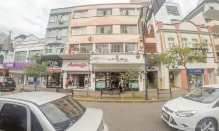 Apartamento com 1 quarto para alugar no Centro, Blumenau , 70 m2 por R$ 1.700