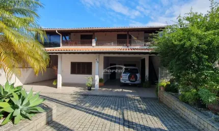 Casa com 5 quartos à venda no Centro, Penha , 180 m2 por R$ 990.000