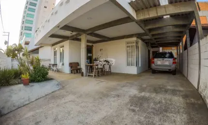 Casa com 3 quartos à venda no itacolomi, balneário piçarras , 252 m2 por r$ 3.200.000