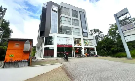 Ponto comercial com 1 sala para alugar na Bela Vista, Gaspar , 86 m2 por R$ 2.500