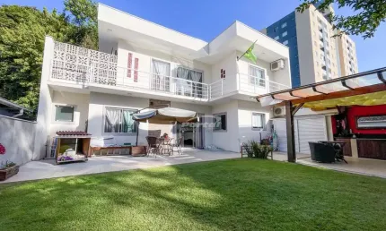 Casa com 2 quartos à venda no Centro, Balneário Piçarras , 117 m2 por R$ 1.365.000