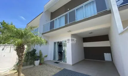 Casa com 3 quartos à venda no Itacolomi, Balneário Piçarras , 111 m2 por R$ 750.000