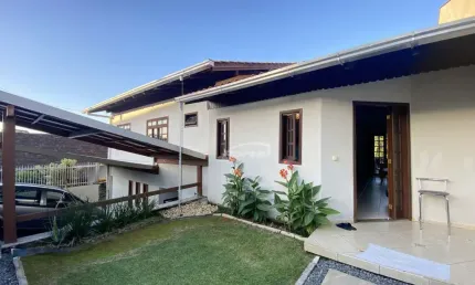Casa com 4 quartos à venda no Velha Central, Blumenau , 236 m2 por R$ 1.100.000