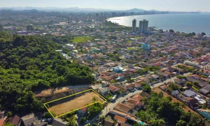 Terreno à venda no Centro, Penha 